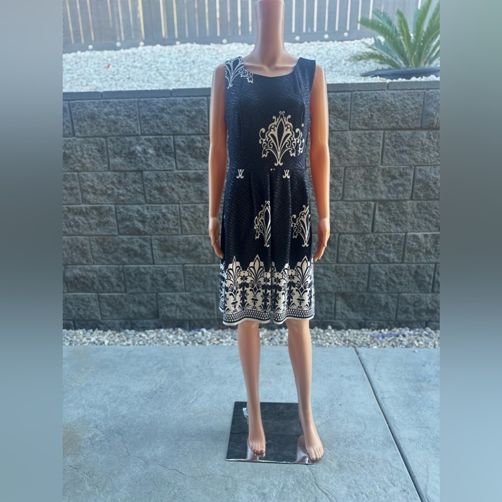 New York & Company Stretch Floral A-Line Dress Woman's Size M‎